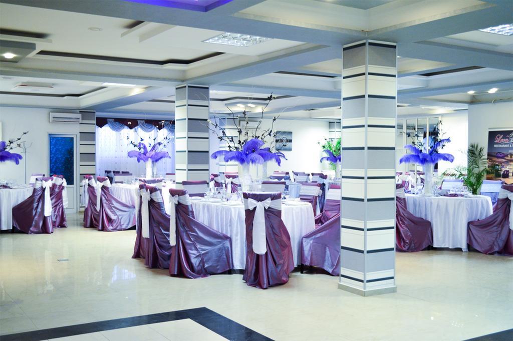Motel - Restaurant Leon Бакэу Экстерьер фото