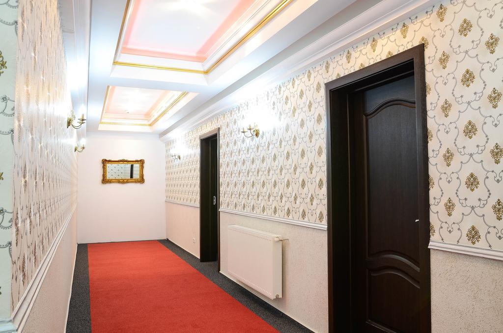 Motel - Restaurant Leon Бакэу Экстерьер фото